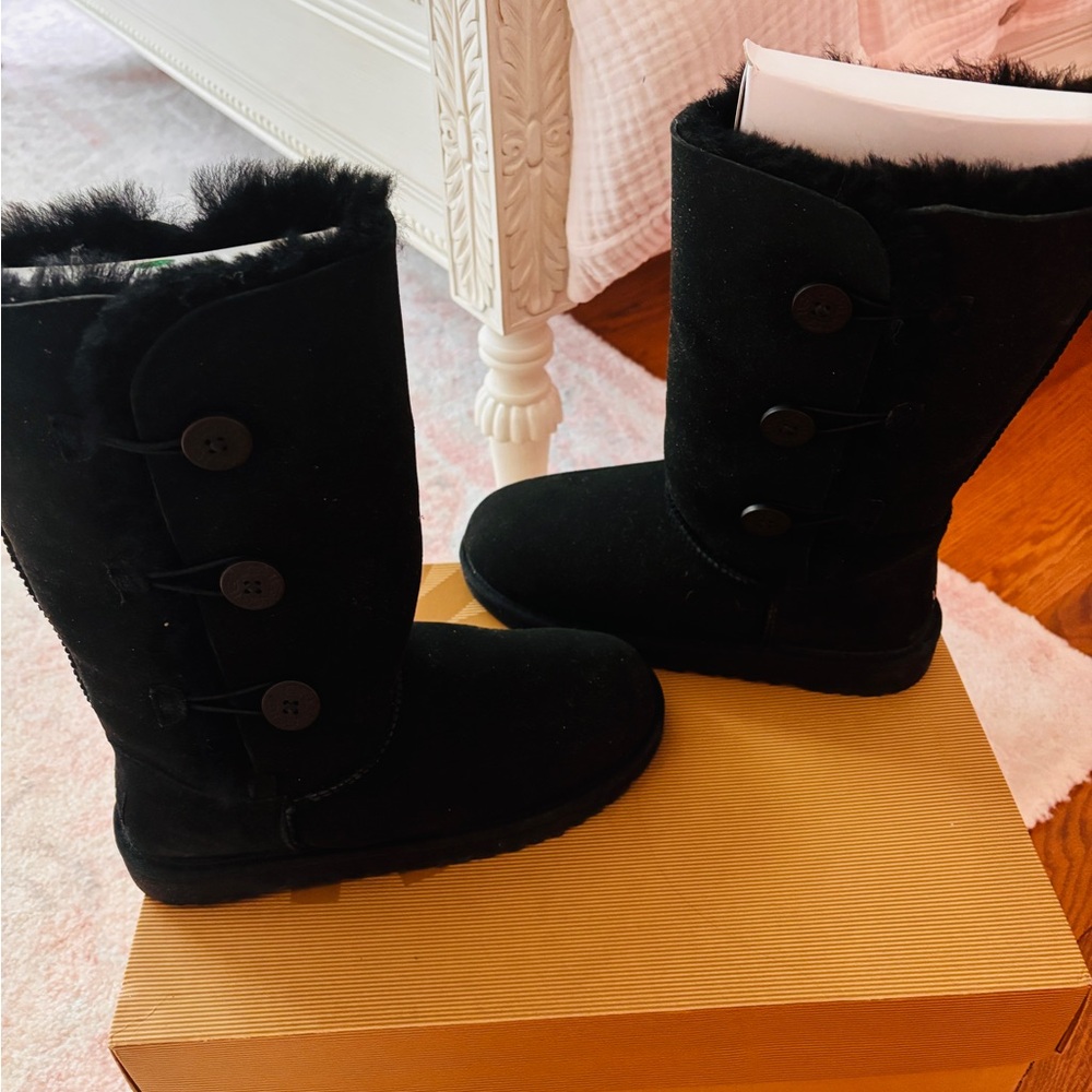 Ugg Australia Girls Bailey Button Boots